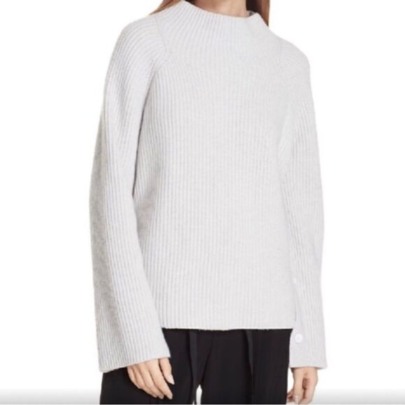 Vince Button Sleeve Funnel Neck
Sweater, Light Heather Grey Size XL - Picture 5 of 7